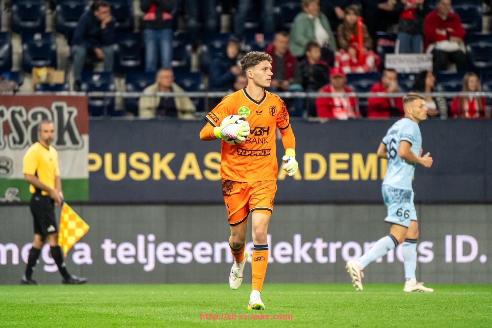 澳客足彩-法甲年度最佳中场组合评选及数据对比